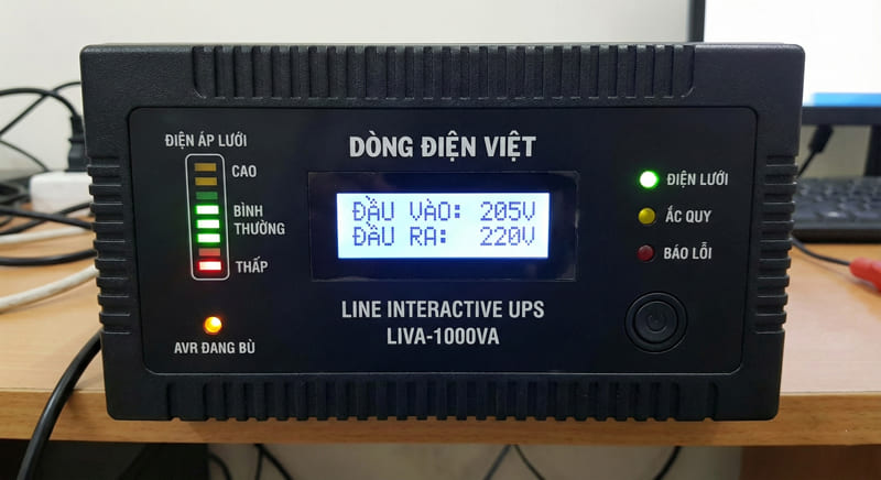 Cách nhận biết bộ lưu điện có mạch ổn áp AVR qua linh kiện rơ le và đèn báo hiệu